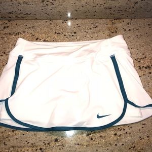 NIKE skort